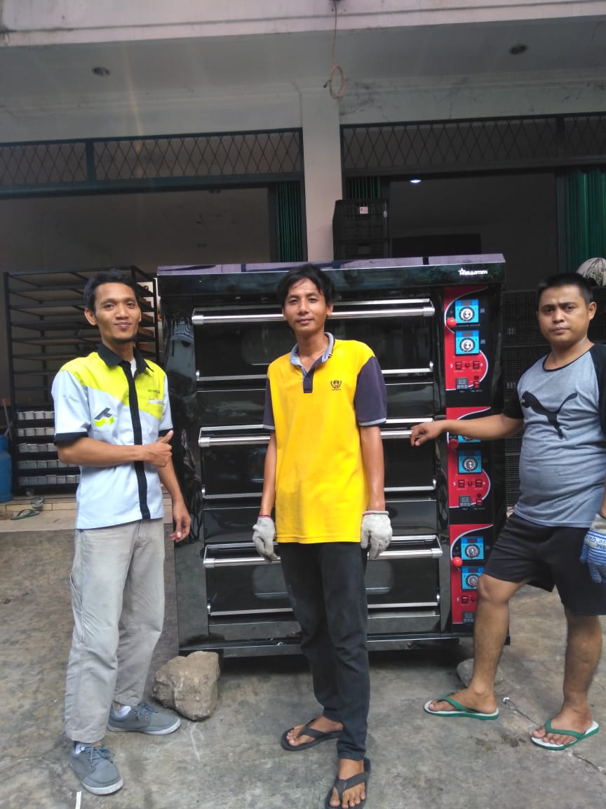 Bapak Andy - Roti Bakar Rawa Lumbu, Bekasi - Oven Gas 3 Deck 6 Tray HTR-60H