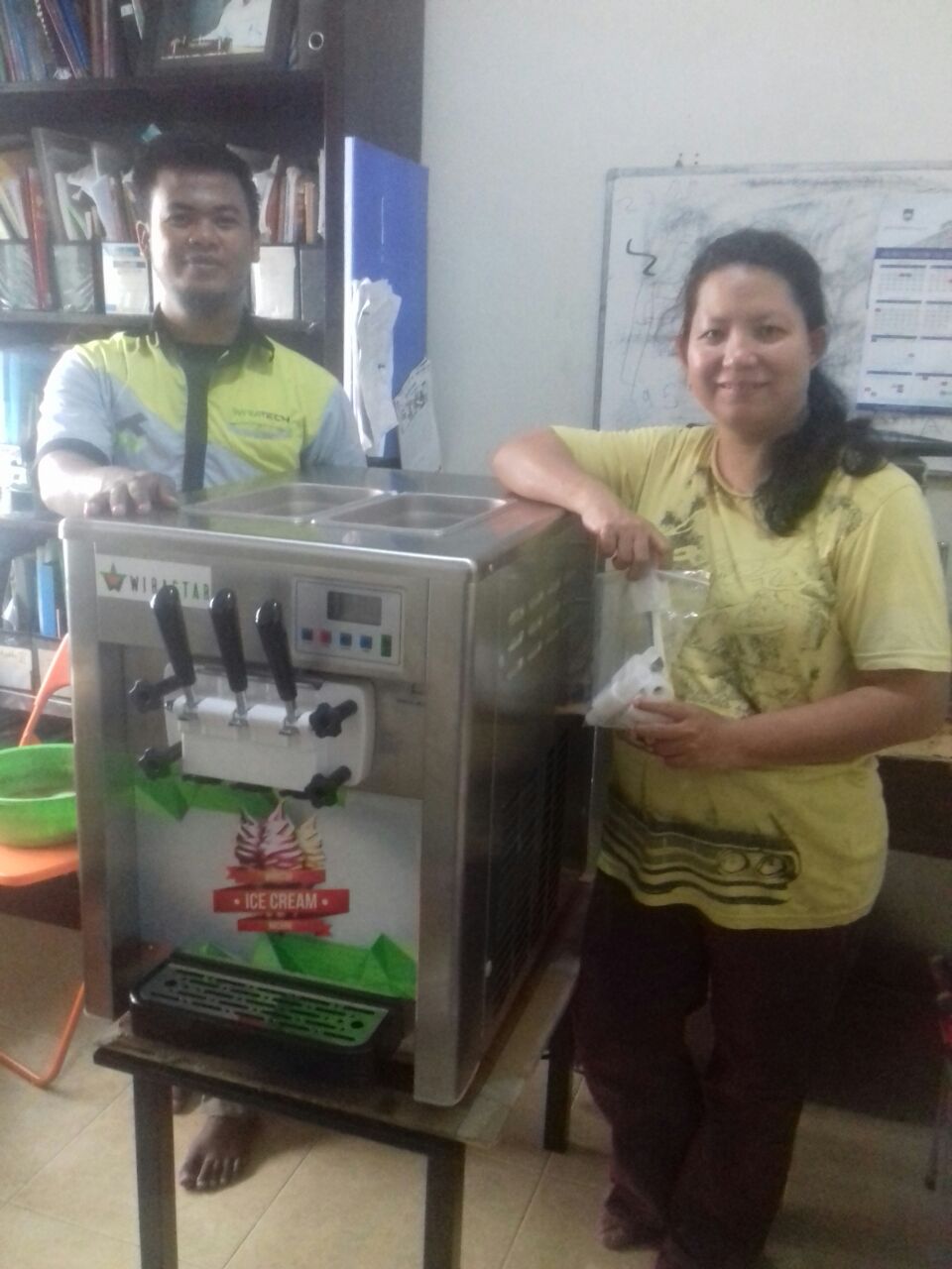 Ibu Fiki, Jakarta, Soft Ice Cream Machine