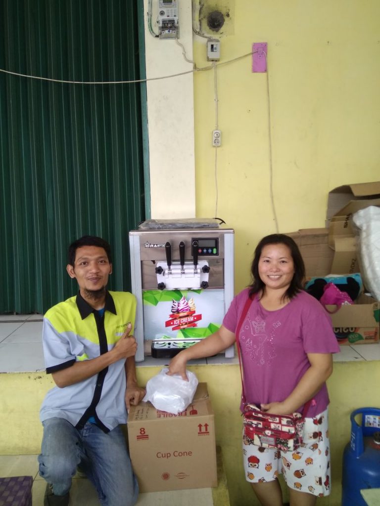 Ibu Venny, Depok, Soft ice Cream Machine