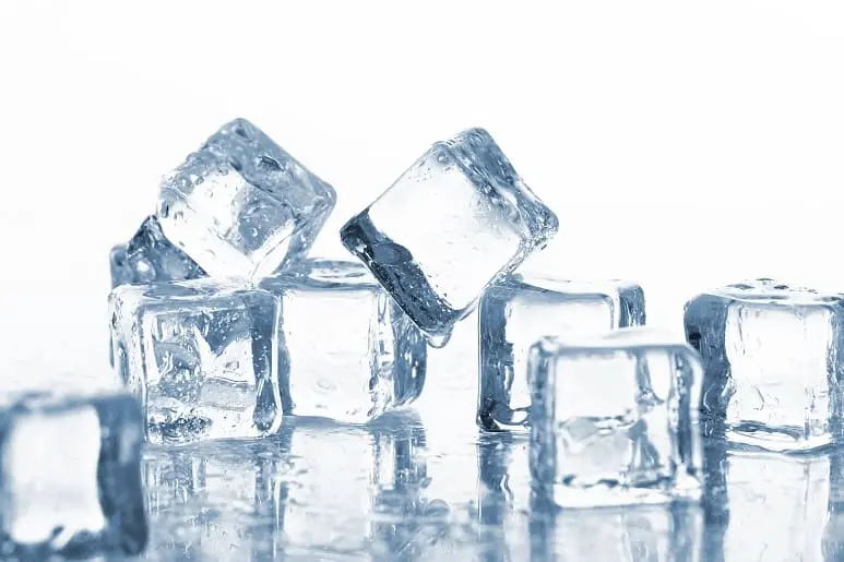wet cold ice cubes 1