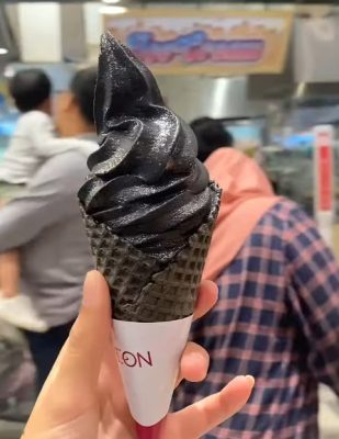 Es Krim Hitam Viral Wiratech
