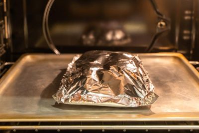 Apa Bahan Terbaik Untuk Alas Oven Loyang Anti Lengket